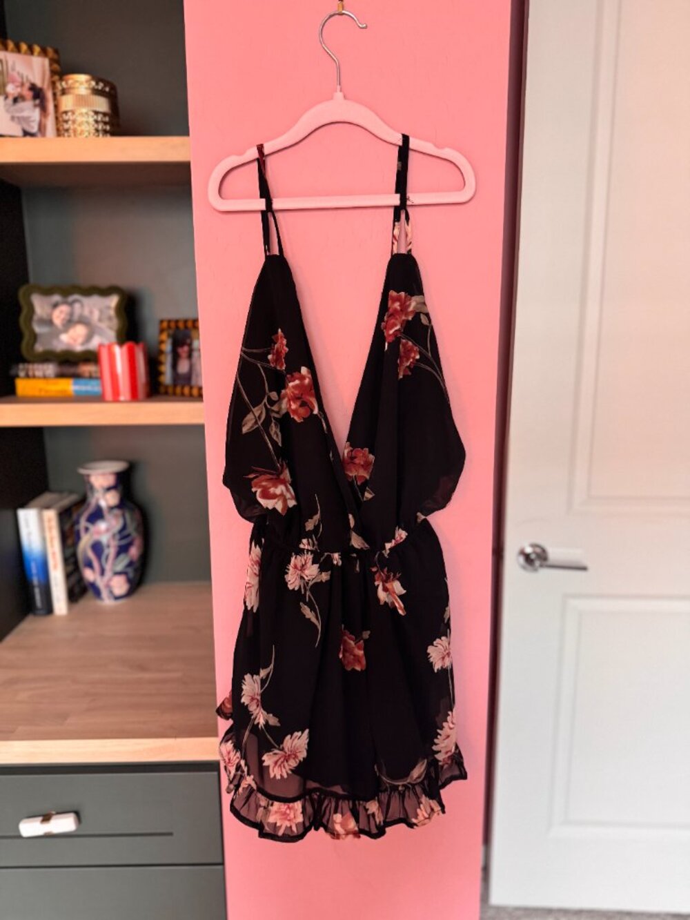 Tobi floral ruffle romper black floral size M